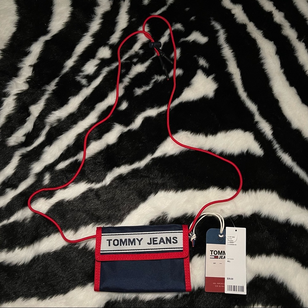 Tommy Jeans Logo Tape Wallet